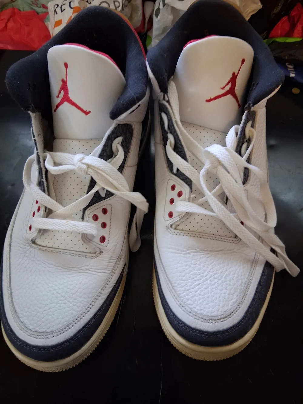 Jordan White Black Red Retro Sneaker